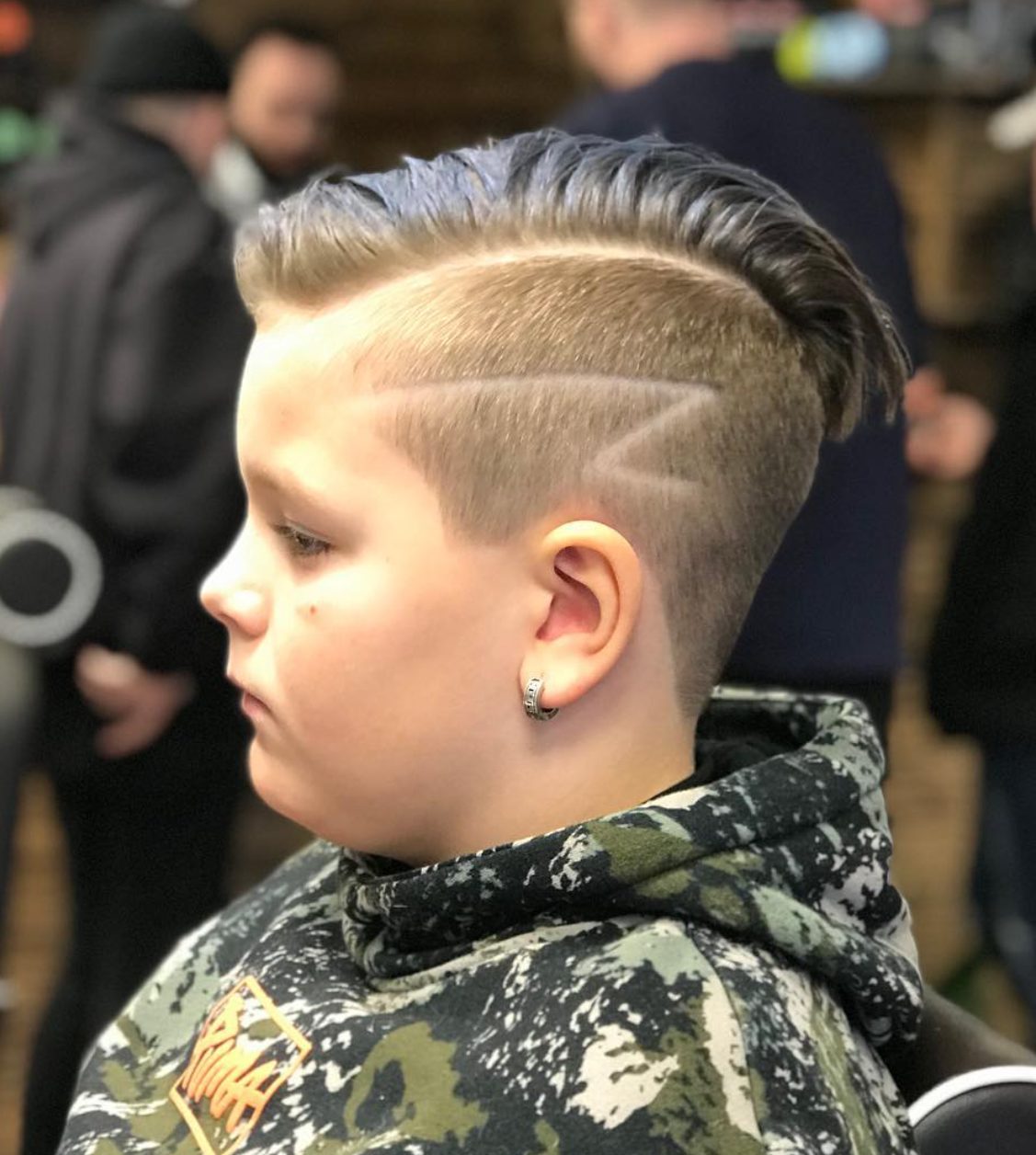 Sidesvept med design-linje