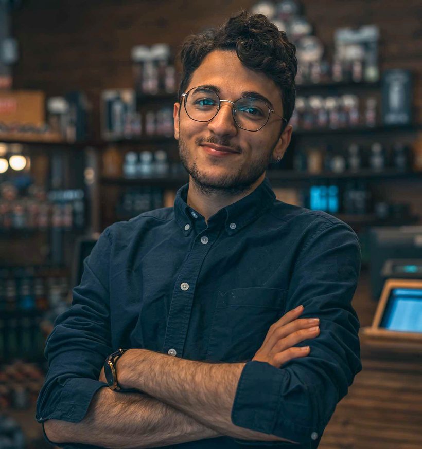 Levi – barberare på Kingsman Barbershop i Majorna, Göteborg